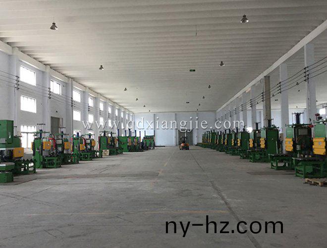 200T-4500T 32檯(tai) 側(cè)(ce)闆(ban)式(shi)平(ping)闆(ban)硫(liu)化機(jī)