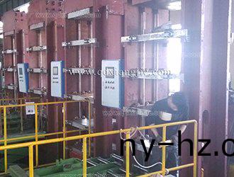 卡莫拉(la)速利達(dá)實(shí)(shi)心(xin)胎硫化(hua)機(jī)(ji)